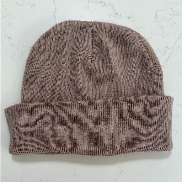 BRONER Classic dusty rose Knit Beanie.  One size. - Picture 1 of 3